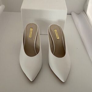 Louise et Cie White Pointed Toe Slip-On Mules